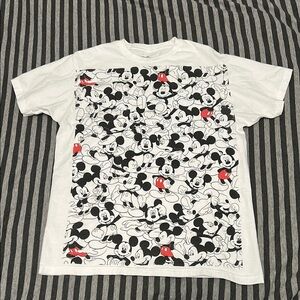 Disney | Men’s Mickey T-Shirt | Size Medium